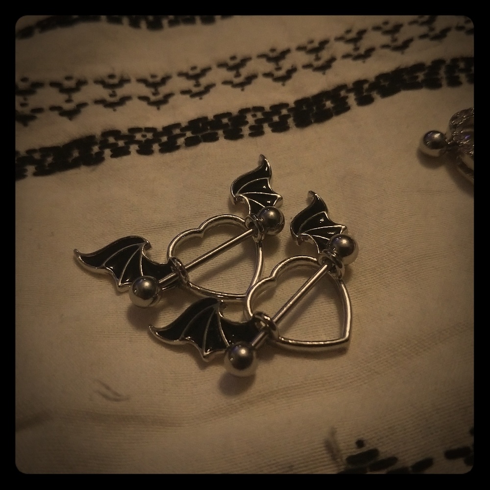 Batwing 14g Nipple Rings